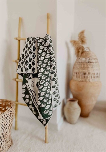 100316 - 5049CigitDinosaur Pattern Knitwear Blanket 80X100 Cm green